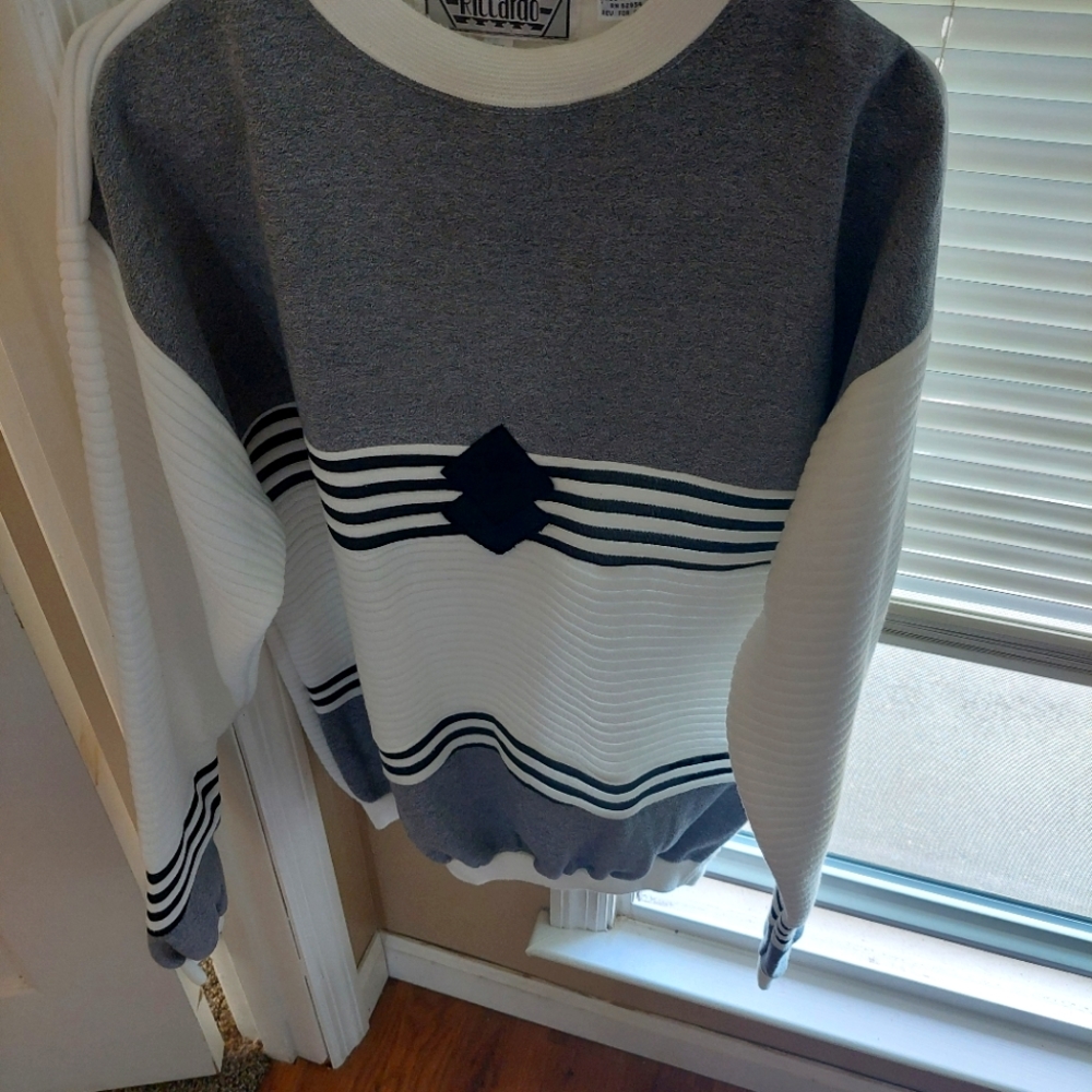 Very nice like new Riccardo sweat shirt